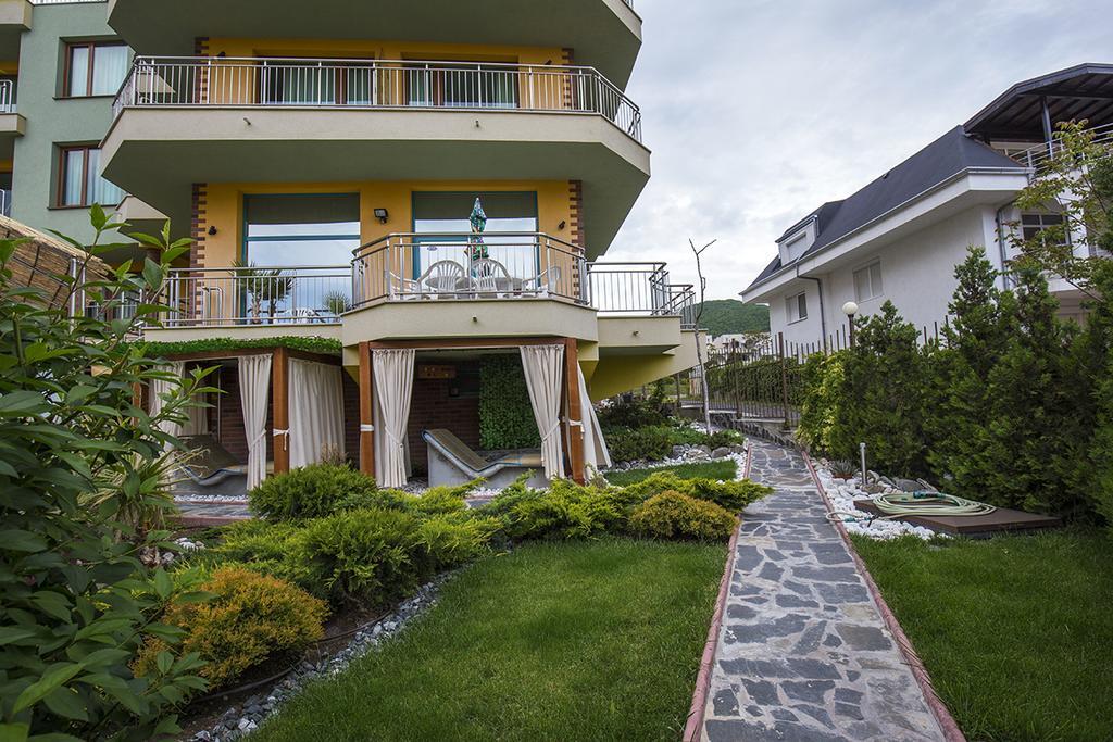 Jbh Hotel Sveti Vlas Bagian luar foto