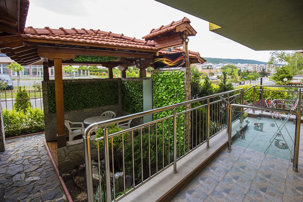 Jbh Hotel Sveti Vlas Bagian luar foto