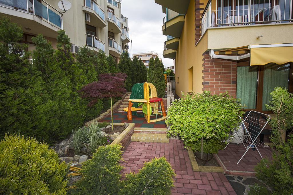 Jbh Hotel Sveti Vlas Bagian luar foto