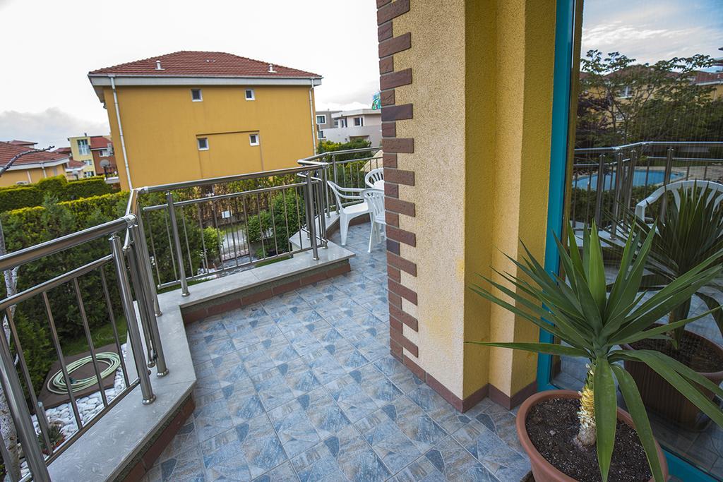 Jbh Hotel Sveti Vlas Bagian luar foto