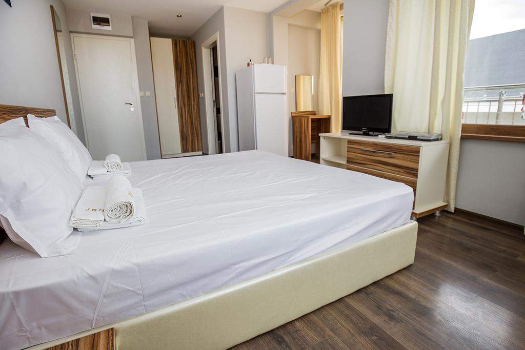 Jbh Hotel Sveti Vlas Bagian luar foto